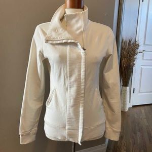 Lululemon jacket sz 6